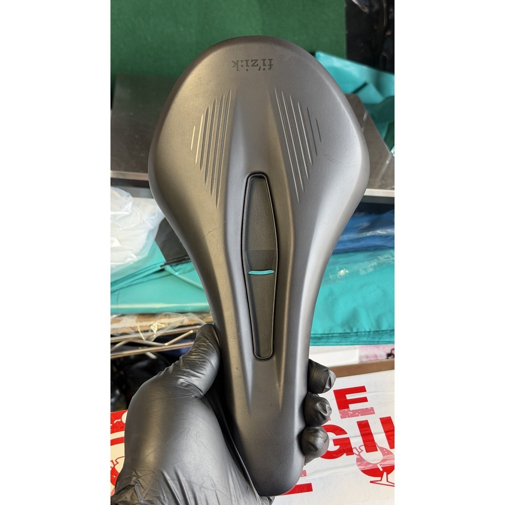 fi'zi:k Argo Vento R5 140mm Bicycle Saddle - Used - Good